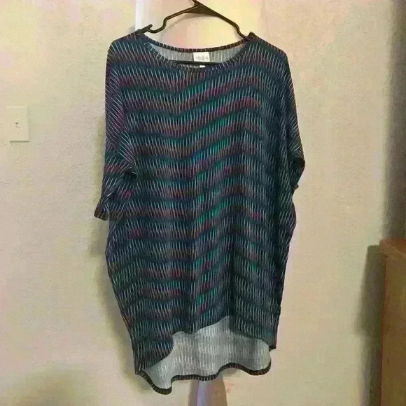 Lularoe Irma top size‎ Small 8-10 - Picture 2 of 8